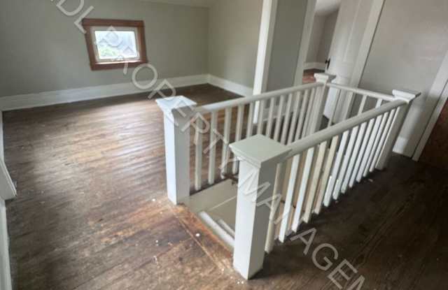 2 bedroom 1 bathroom w/ additional living space photos photos