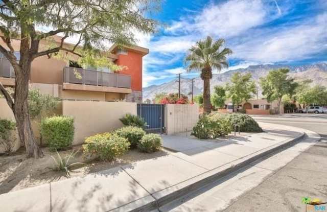 1528 N VIA MIRALESTE Gallery 2