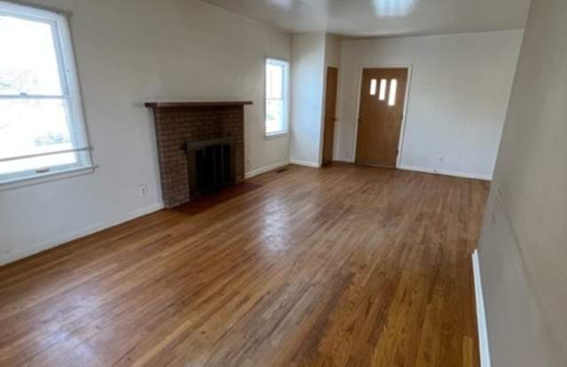 Charming Single Family Home Gallery 3
