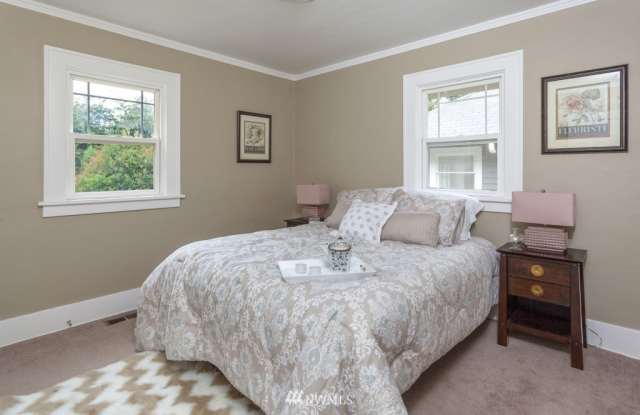 5317 7th Ave Ne photos photos