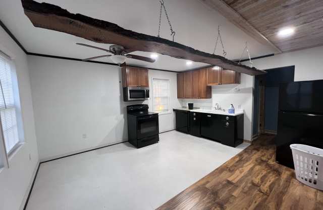 2040 Cambridge Avenue photos photos