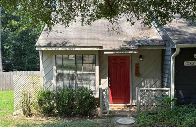 Eastside townhome off Park Ave avail NOW! Gallery 1