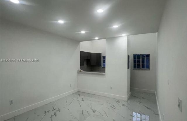 355 E 4th St photos photos