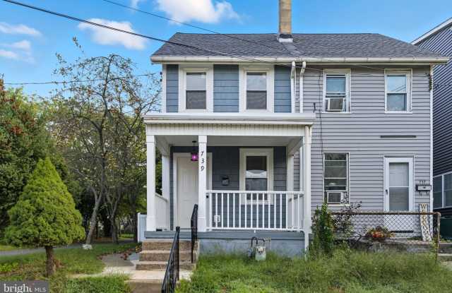 739 SPRUCE Street - 739 Spruce Street, Bristol, PA 19007