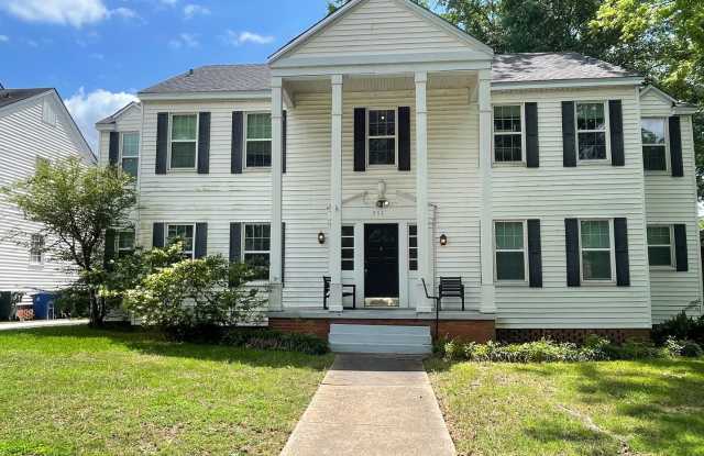 Charming Down Stairs Apartment In South Highland photos photos