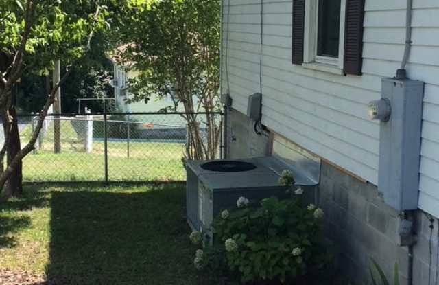 2 Bedroom 1 Bath Home! Gallery 4