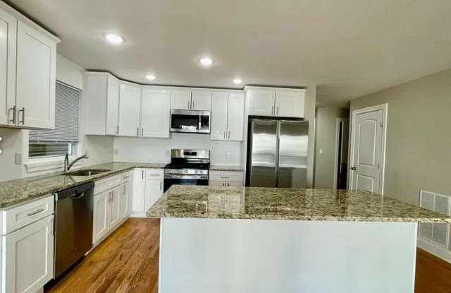 188 CUSTER AVE photos photos