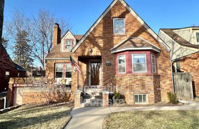 4928 N Happy Hollow Blvd photos photos