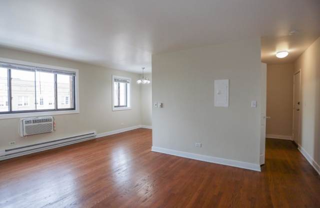 5841 North Winthrop Gallery 3
