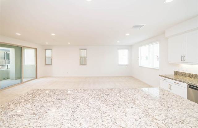 203 Carmine Gallery 4