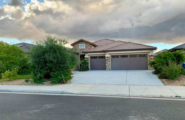 Spacious 3BR 3BA House in Bakersfield photos photos