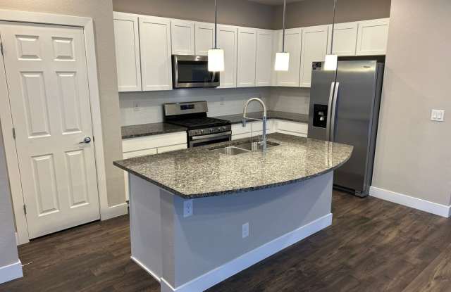 Charming 3BR House in Denver Gallery 4