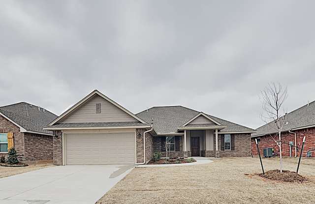 Beautiful and Spacious 4 Bedroom 2 Bath Home With Storm Shelter in Mustang Schools photos photos