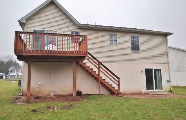3 Bed / 2 Bath Single Family Home Gallery 3