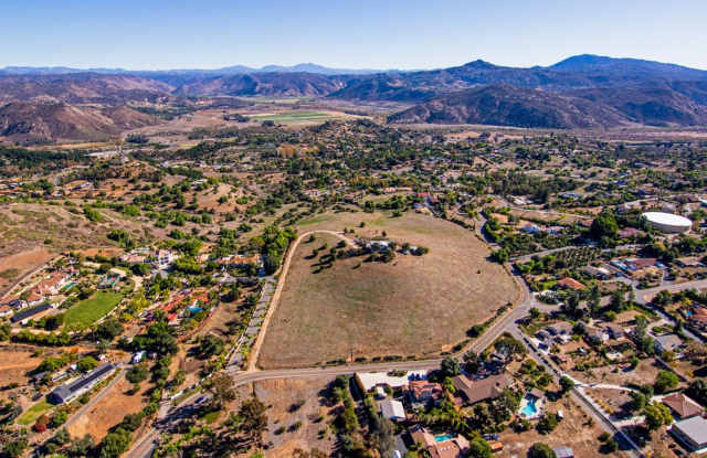 23 Acre Hilltop Retreat with Breathtaking Mountain Views!! photos photos