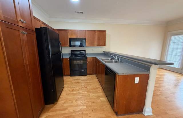 PRE-LEASING FOR AUGUST 6TH 2027! Gallery 4