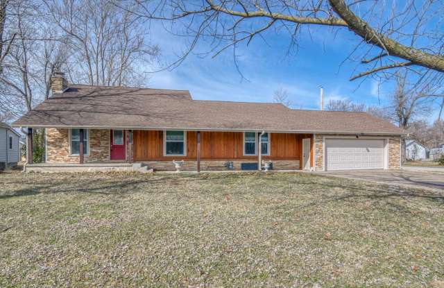 For Rent | 2206 S Tyler Ave, Joplin, MO 3 Bed | 2 Bath| $1,595/month. - 2206 South Tyler Avenue, Joplin, MO 64804