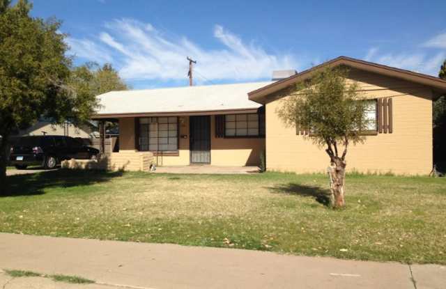 Spacious 4-Bedroom, 2-Bath Home in Tempe – Pet Friendly  Available Now! photos photos