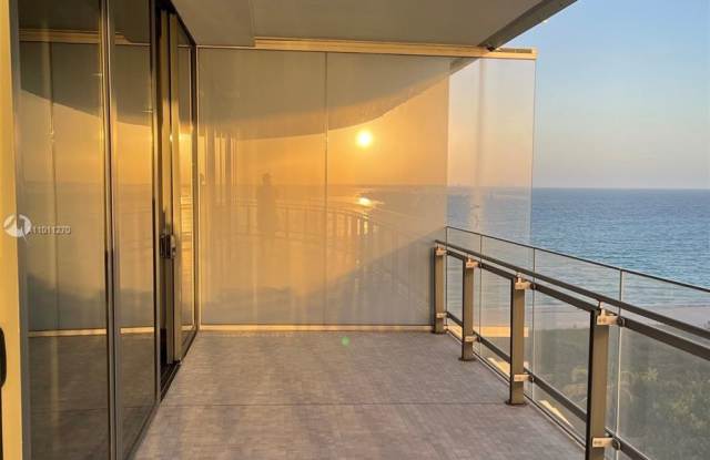 8701 Collins Ave Gallery 2