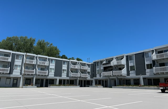 Plaza 93 West Apartments photos photos