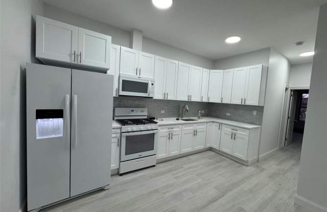 102-01 Northern Boulevard photos photos