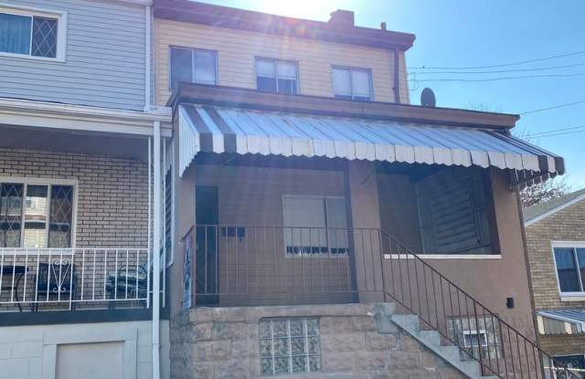 RENOVATED 2 BEDROOM IN THE HEART OF BLOOMFIELD! - 429 Ella Street, Pittsburgh, PA 15224