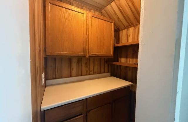 323 14th Avenue W - Upper Gallery 3