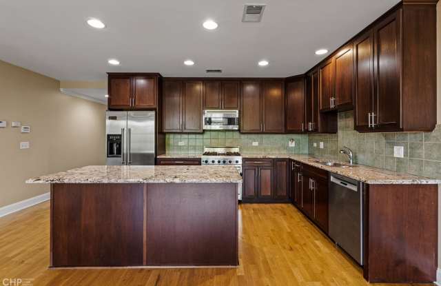 1915 West Diversey Parkway Gallery 2