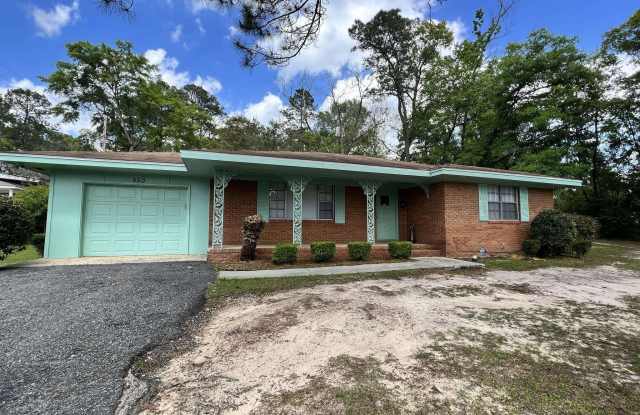 550 E Bradford Road photos photos