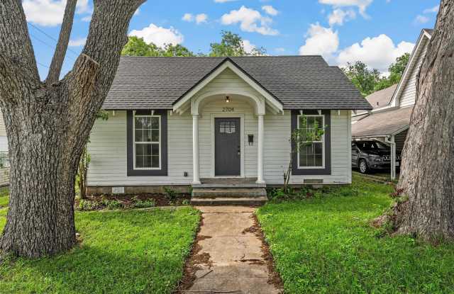 2704 Herring Avenue photos photos
