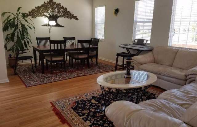 4777 Laurelglen Ln Gallery 3