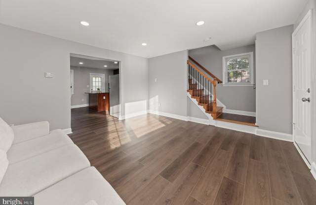 5922 CEDONIA Avenue Gallery 3