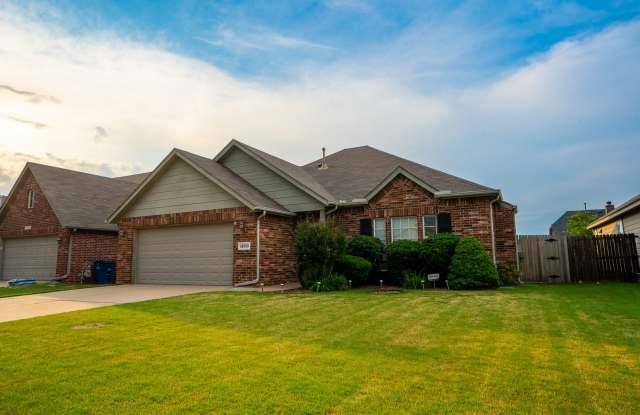 Beautiful 3 bed / 2 bath in New Tulsa! photos photos