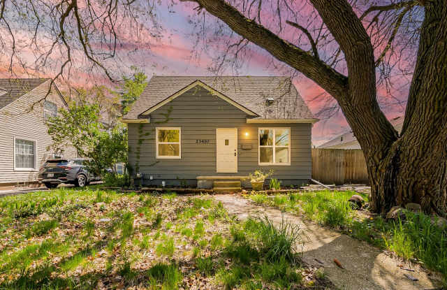 Welcome to this beautiful 3 bedroom, 1 bathroom home located in Oak Park, MI. photos photos