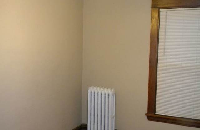 742BUCH Gallery 1