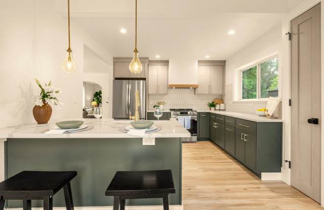 A Truly Rare Ivy Wild Opportunity — Modern Luxury Meets Charm photos photos