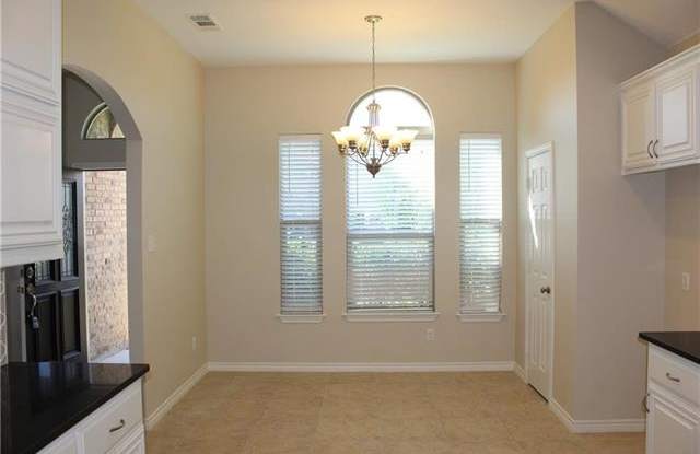 825 Misty Oak Trail Gallery 2