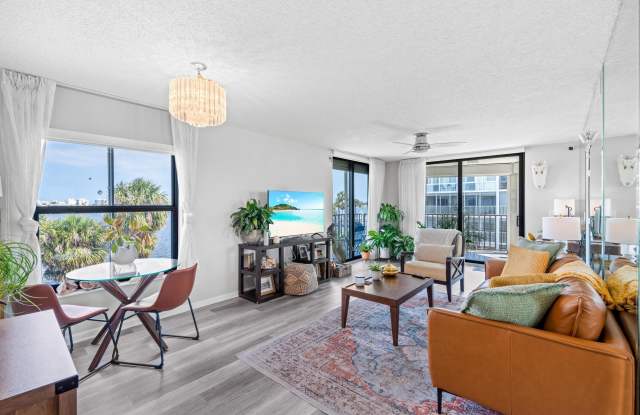 896 N Federal Highway photos photos