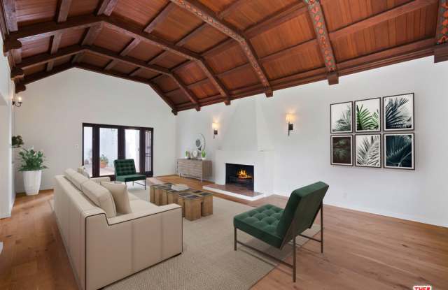 2015 AVE N CURSON - 2015 West Avenue N, Los Angeles County, CA 93551