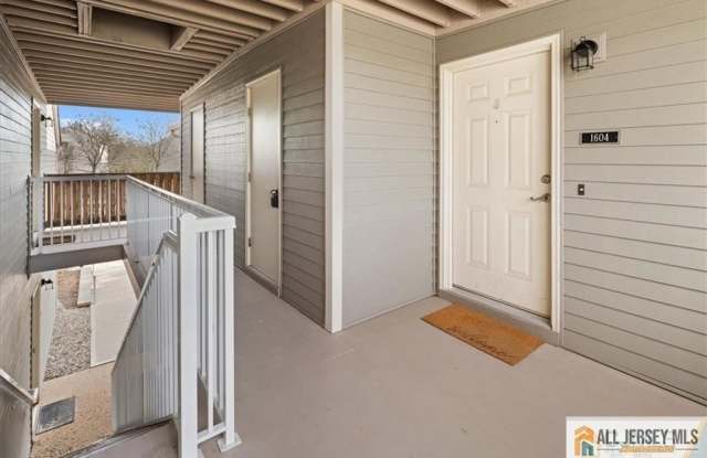 1604 Ravens Crest Drive Gallery 2