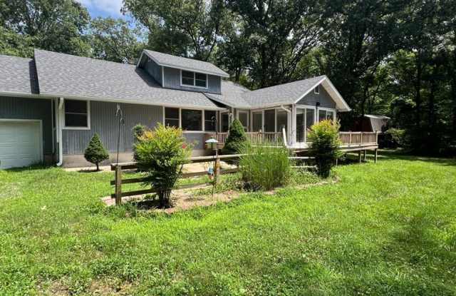 3 bedroom/3 bathroom house/2 car garage photos photos