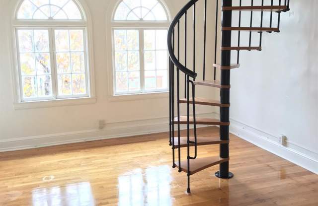 1226 Broadway Avenue Gallery 2