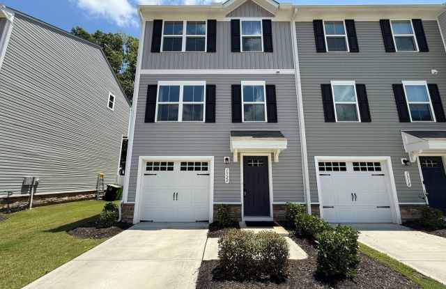 Stunning 3BD, 2.5BA End Unit Zebulon Townhome in an HOA Community with Amenities photos photos