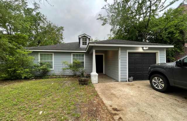 AUGUST 2025 PRE-LEASE! Charming 4 Bed, 3 Bath Close to Campus! - 1208 Milner Drive, College Station, TX 77840