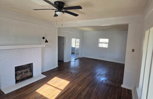 2900 Center St photos photos