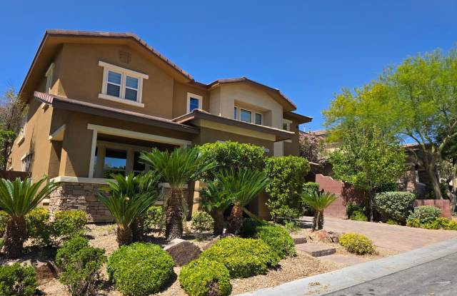 5 bedroom, 4 bathroom home located across from Mesa Park in South Summerlin. photos photos
