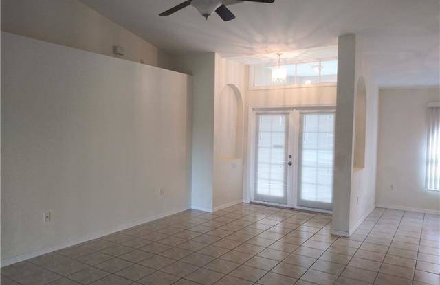 1950 NE 15th TER Gallery 4