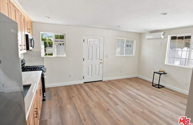 6520 Teesdale Ave Gallery 3