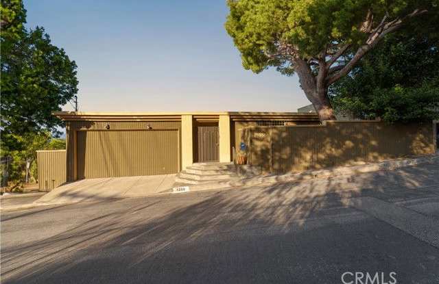 3230 Wrightwood Drive photos photos