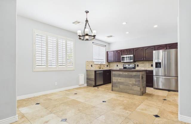 17648 W Lisbon Lane Gallery 2